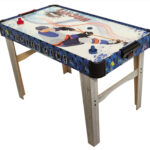 هاکی بزرگ پایه بلند آیتم: 545-lp کارتن:1عددی ابعاد112×61×70 متریال : تماما ام دی اف و با بهره گیری از مواد پلاستیک نو و مناسب با سنین کاربران . مناسب: سنین 8سال به بالا برش ام دی اف: ماشین کاری cnc دادای جت فن با قدرت مناسب ابعاد که موجب استحکاک کمتر توپ (ژتون)روی سطح صفحه می گردد و هیجان بالایی برای کاربران به همراه دارد. دارای ادابتور DC